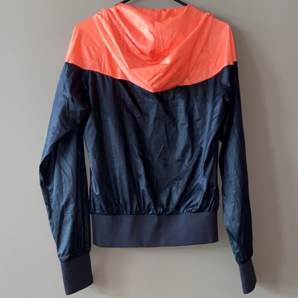 Nike Windbreaker - Picture 3 of 4